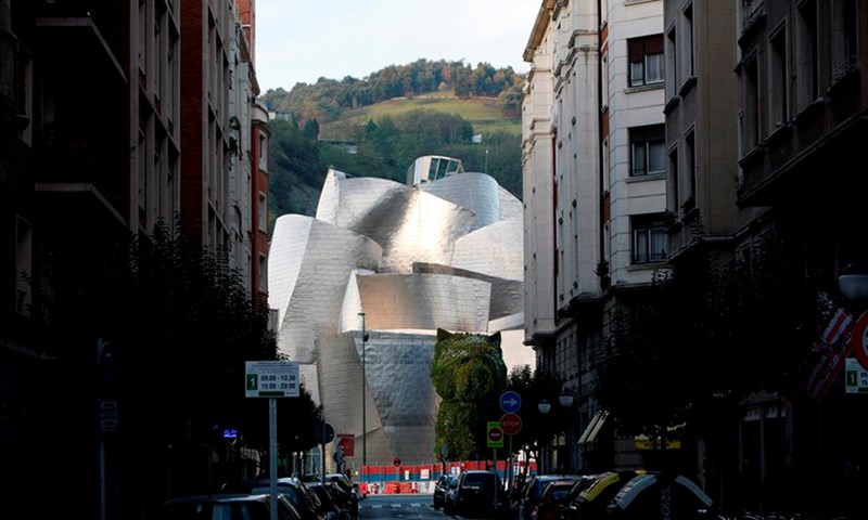 Guggenheim, Bilbao, Frank Gehry ©https://www.theguardian.com/cities/2015/apr/30/bilbao-effect-gehry-guggenheim-history-cities-50-buildings